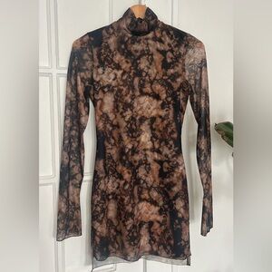 Conmense dress. Beautiful print, comfy & lightweight short dress! Fits like Xs